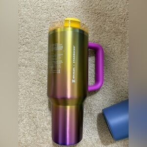 Stanley 40oz Tumbler – Starbucks Limited Edition Summer Sunset 🌅